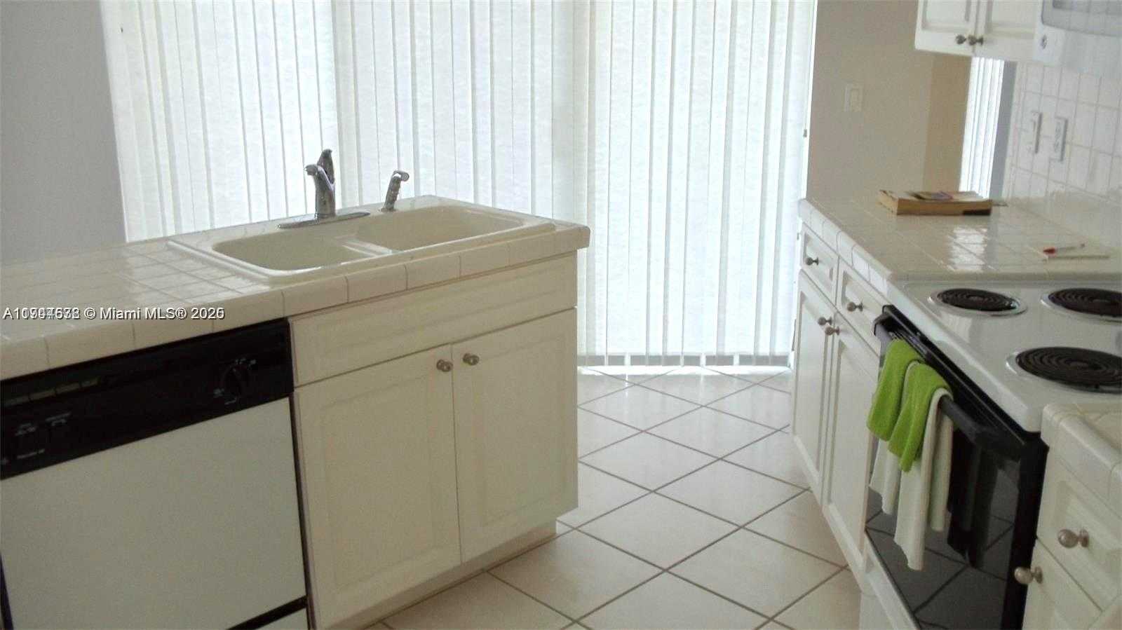 Small Image of 575 SOUTH EAST 29TH DR, Homestead Number 11
