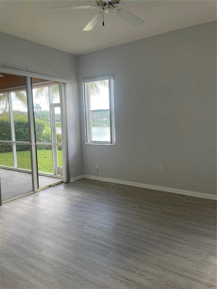 Small Image of 575 SOUTH EAST 29TH DR, Homestead Number 16