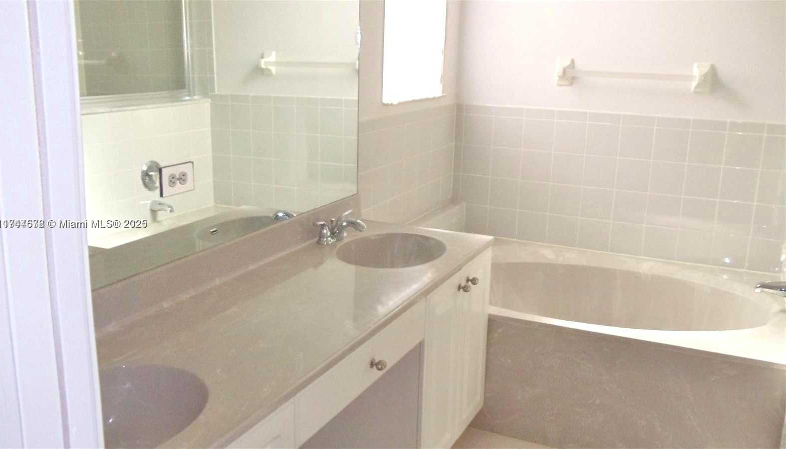 Small Image of 575 SOUTH EAST 29TH DR, Homestead Number 17