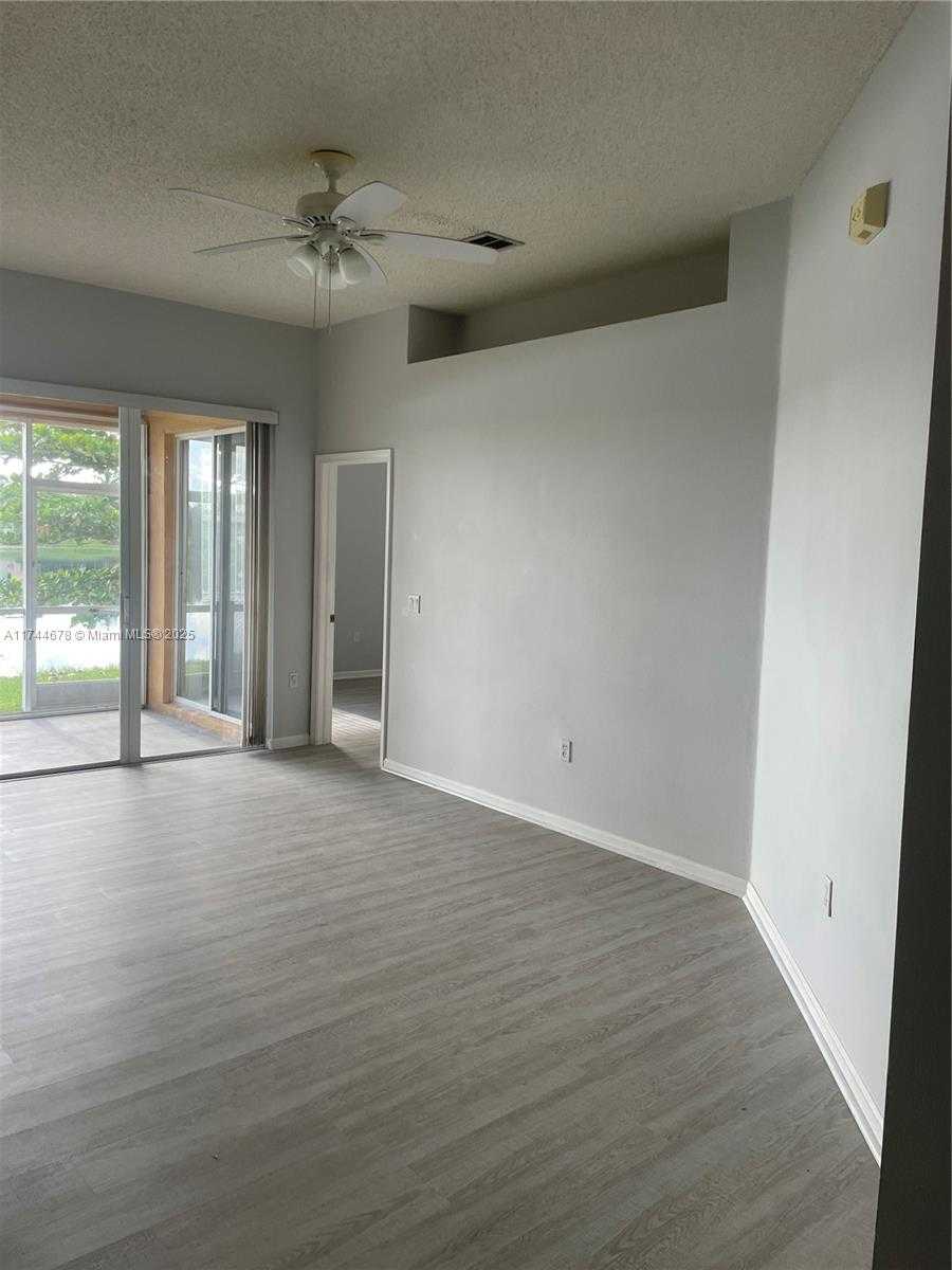 Small Image of 575 SOUTH EAST 29TH DR, Homestead Number 27