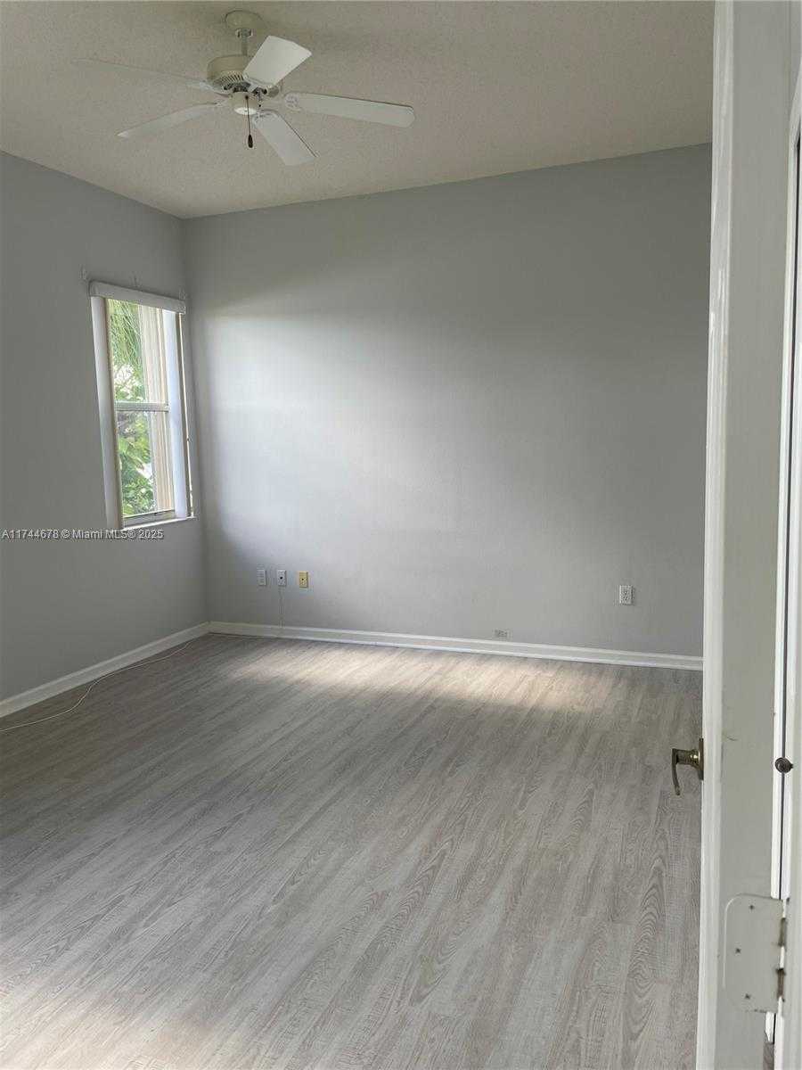 Small Image of 575 SOUTH EAST 29TH DR, Homestead Number 31