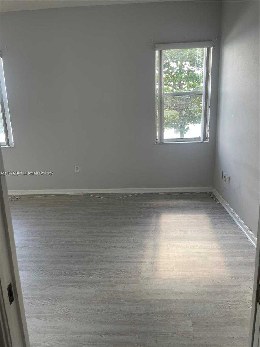 Small Image of 575 SOUTH EAST 29TH DR, Homestead Number 34