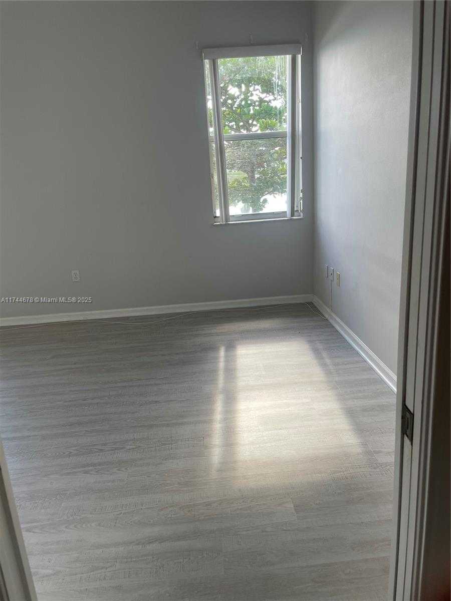 Small Image of 575 SOUTH EAST 29TH DR, Homestead Number 38