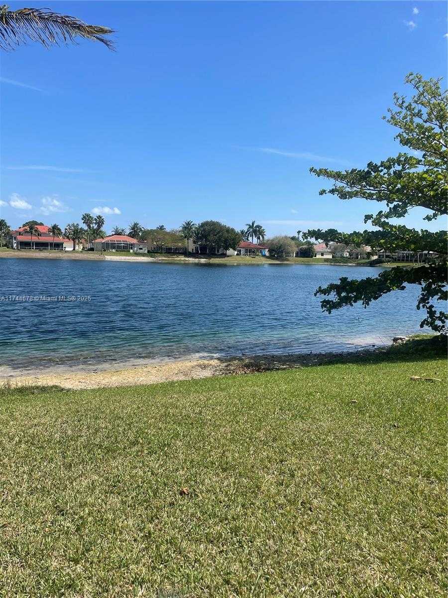 Small Image of 575 SOUTH EAST 29TH DR, Homestead Number 4