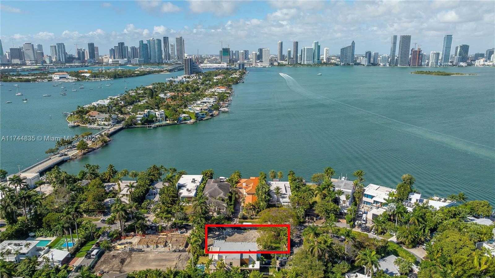 Small Image of 315 W San Marino Dr, Miami Beach, FL 33139, USA Number 22