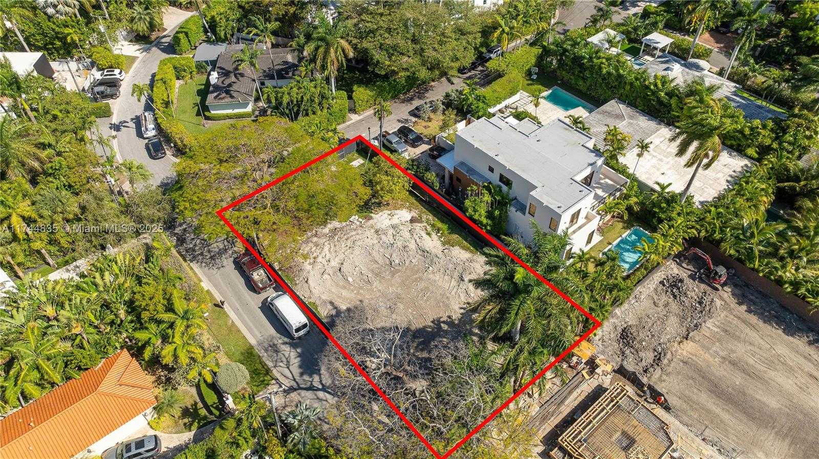 Small Image of 315 W San Marino Dr, Miami Beach, FL 33139, USA Number 24