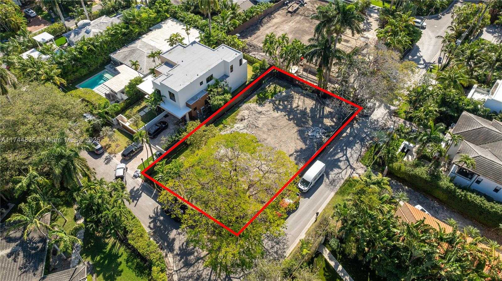 Small Image of 315 W San Marino Dr, Miami Beach, FL 33139, USA Number 26