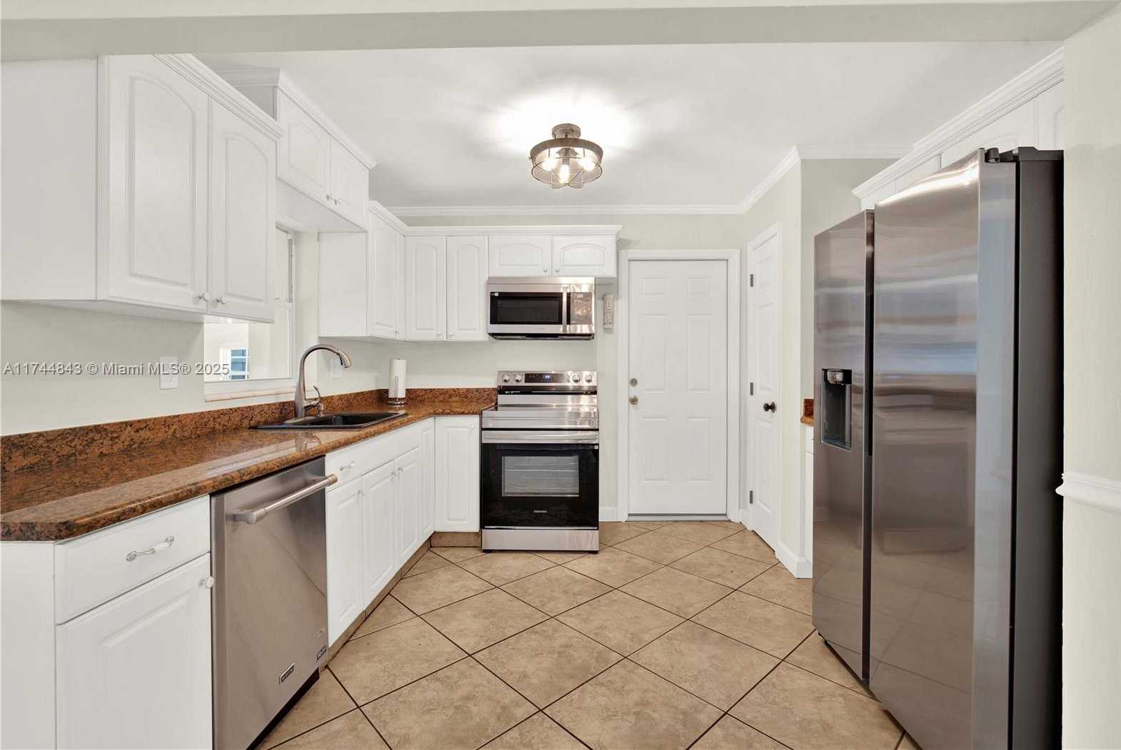 Small Image of 9312 SOUTH WEST 182ND ST, Palmetto Bay Number 10
