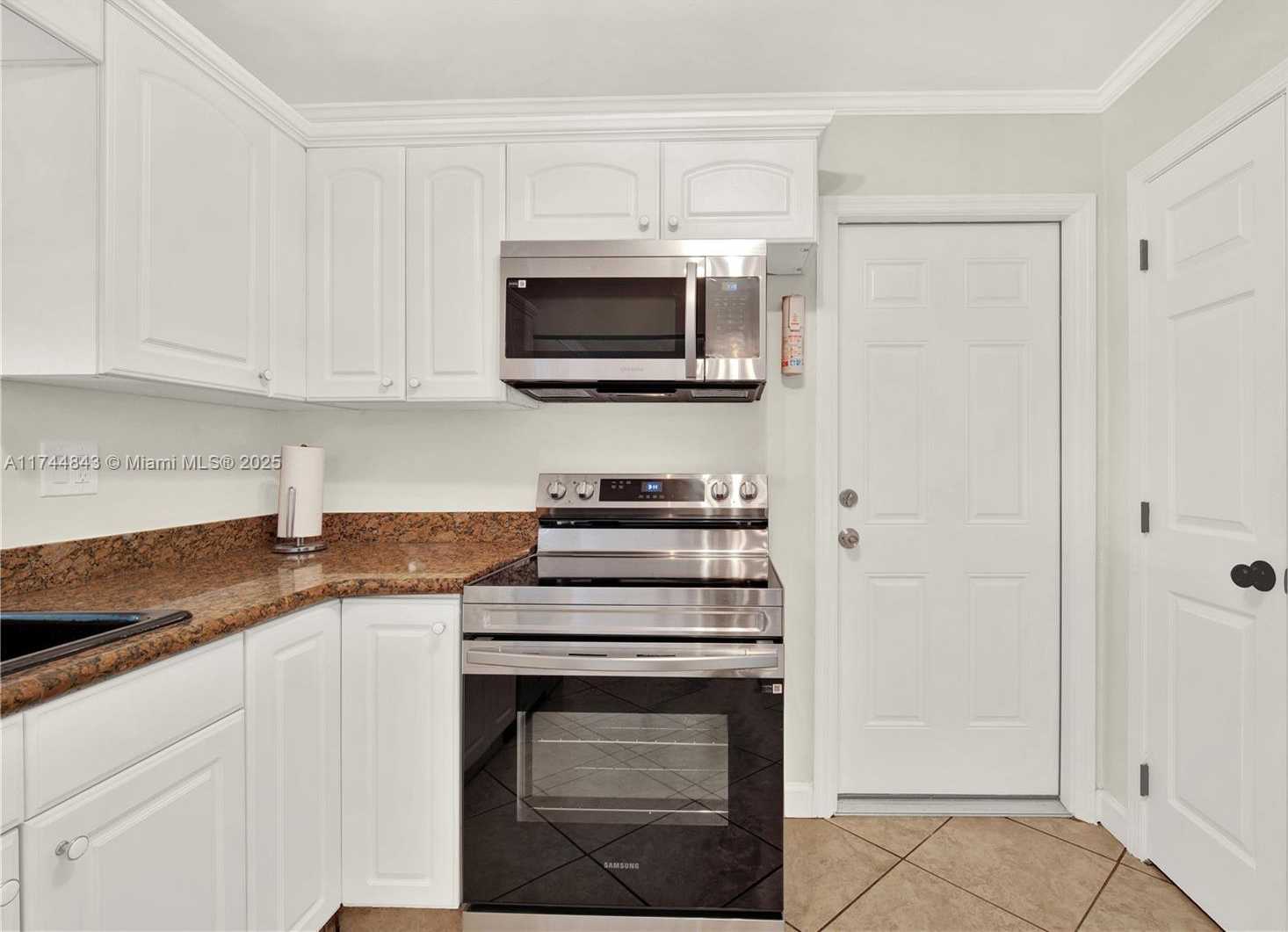 Small Image of 9312 SOUTH WEST 182ND ST, Palmetto Bay Number 12