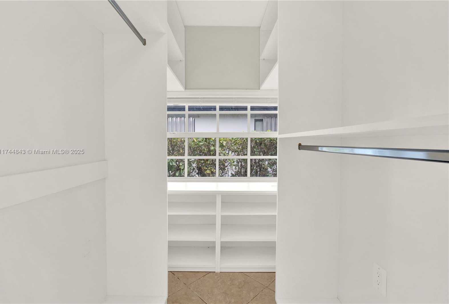 Small Image of 9312 SOUTH WEST 182ND ST, Palmetto Bay Number 24