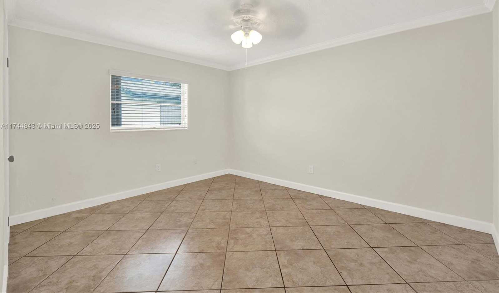Small Image of 9312 SOUTH WEST 182ND ST, Palmetto Bay Number 27
