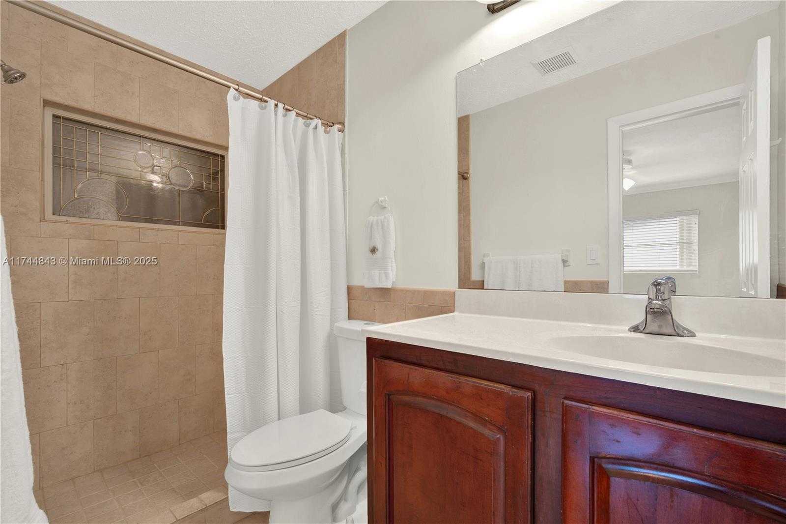 Small Image of 9312 SOUTH WEST 182ND ST, Palmetto Bay Number 29