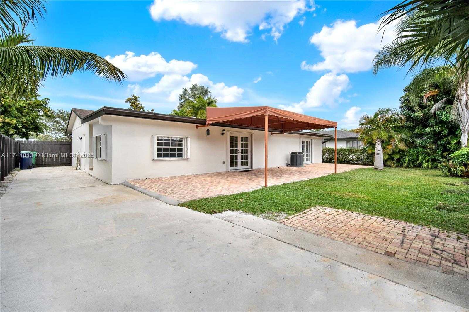 Small Image of 9312 SOUTH WEST 182ND ST, Palmetto Bay Number 35