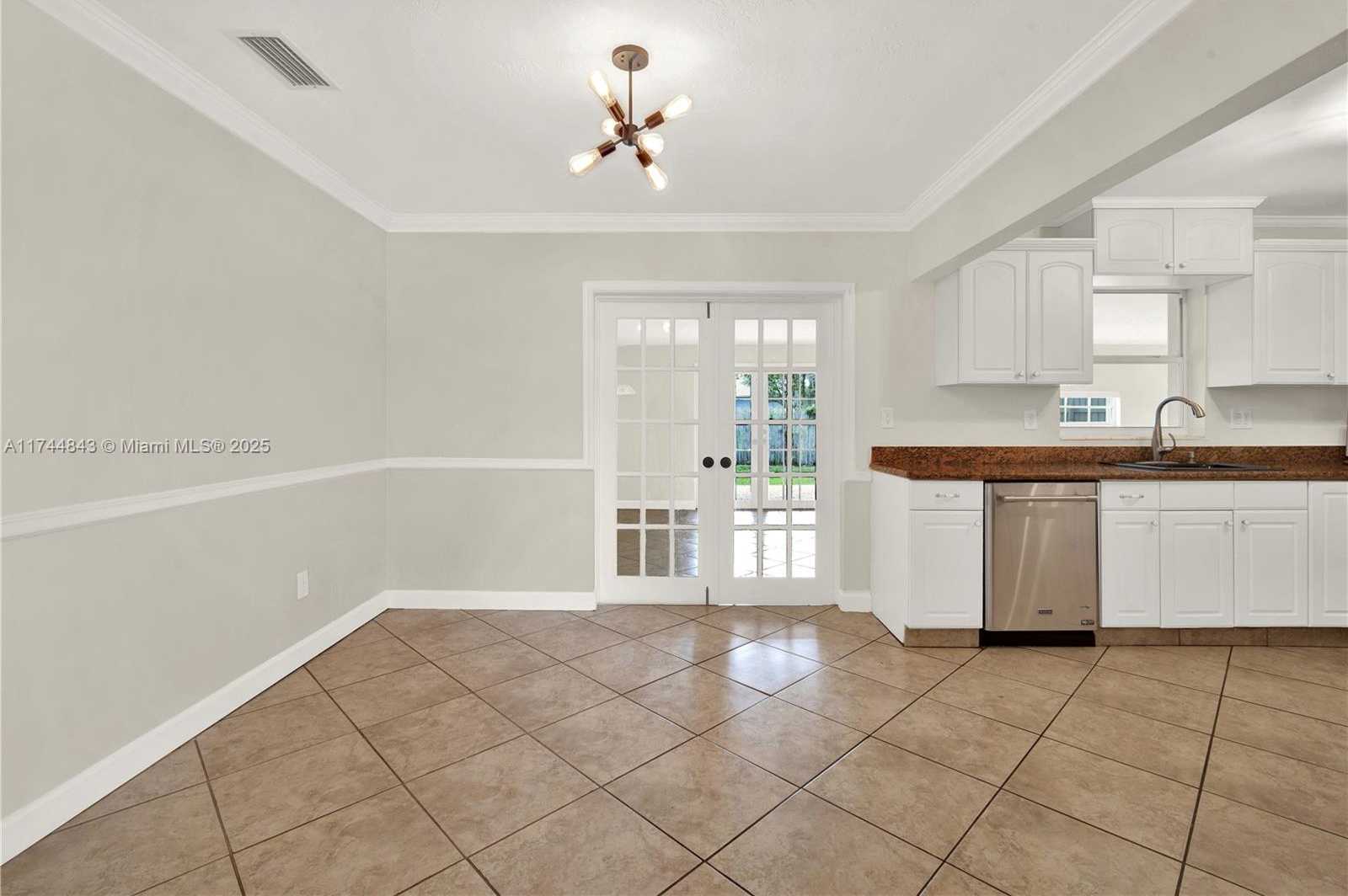 Small Image of 9312 SOUTH WEST 182ND ST, Palmetto Bay Number 6