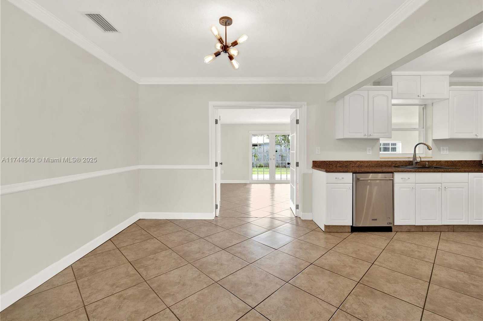 Small Image of 9312 SOUTH WEST 182ND ST, Palmetto Bay Number 7