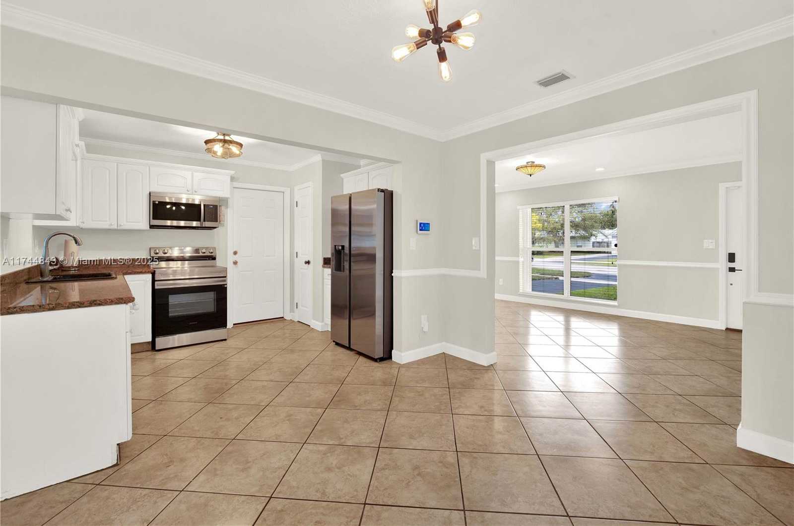 Small Image of 9312 SOUTH WEST 182ND ST, Palmetto Bay Number 9