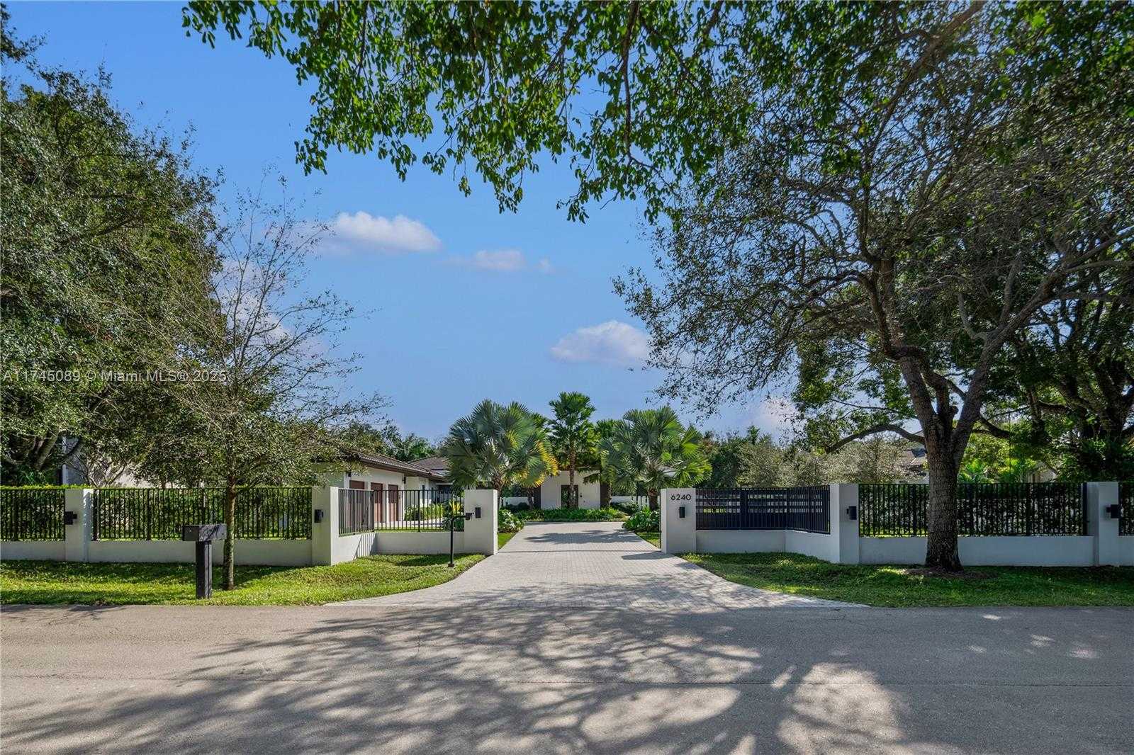 Small Image of 6240 SOUTH WEST 116TH ST, Pinecrest Number 6