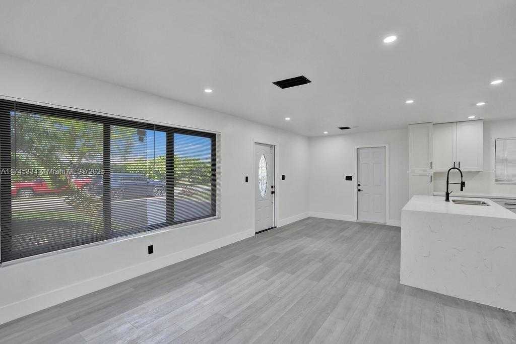 Small Image of 1628 NORTH EAST 7TH AVE, Fort Lauderdale Number 11