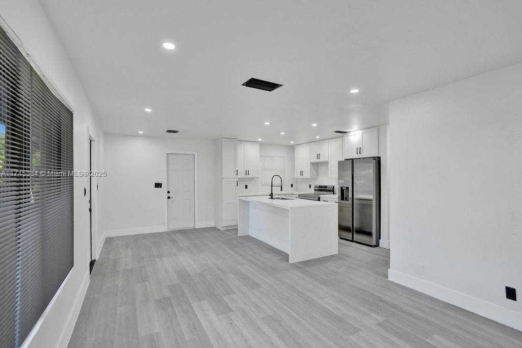 Small Image of 1628 NORTH EAST 7TH AVE, Fort Lauderdale Number 13