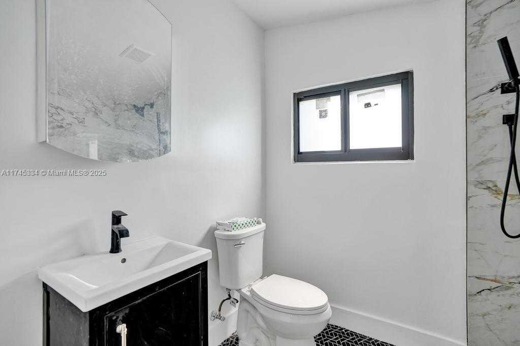 Small Image of 1628 NORTH EAST 7TH AVE, Fort Lauderdale Number 17