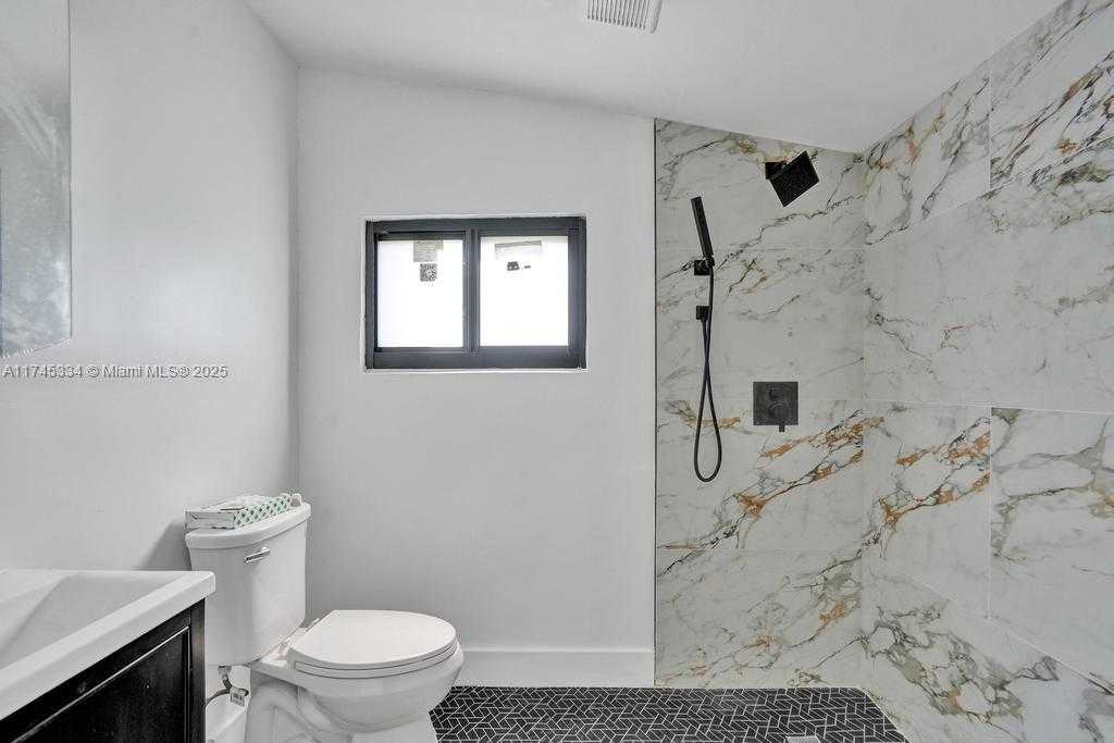 Small Image of 1628 NORTH EAST 7TH AVE, Fort Lauderdale Number 19