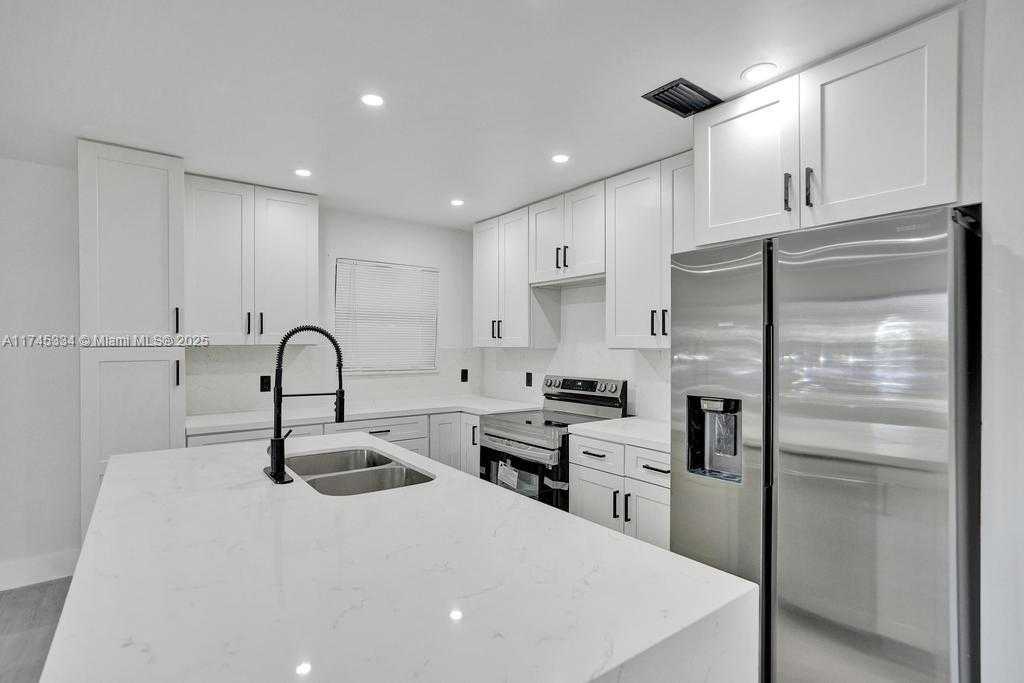 Small Image of 1628 NORTH EAST 7TH AVE, Fort Lauderdale Number 7