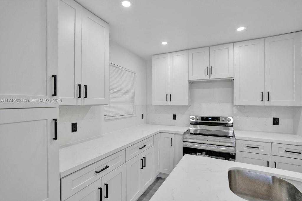 Small Image of 1628 NORTH EAST 7TH AVE, Fort Lauderdale Number 8