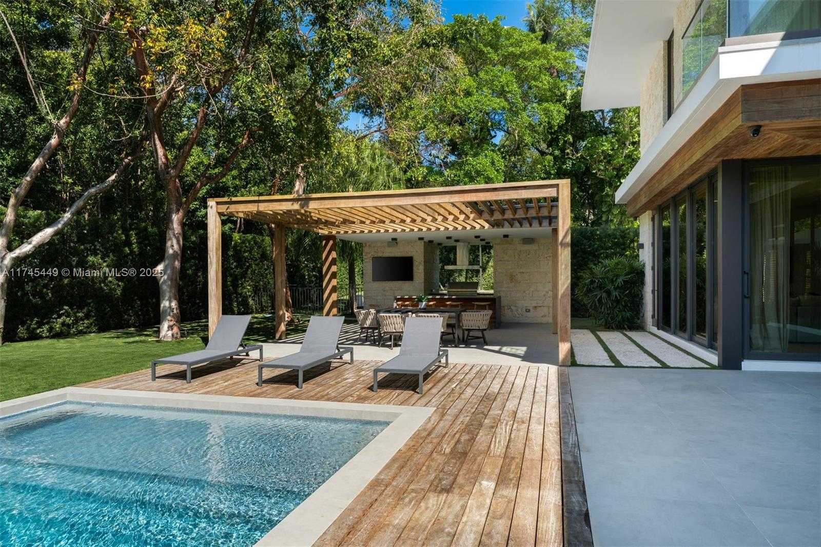 Small Image of 9261 SCHOOL HOUSE RD, Coral Gables Number 31