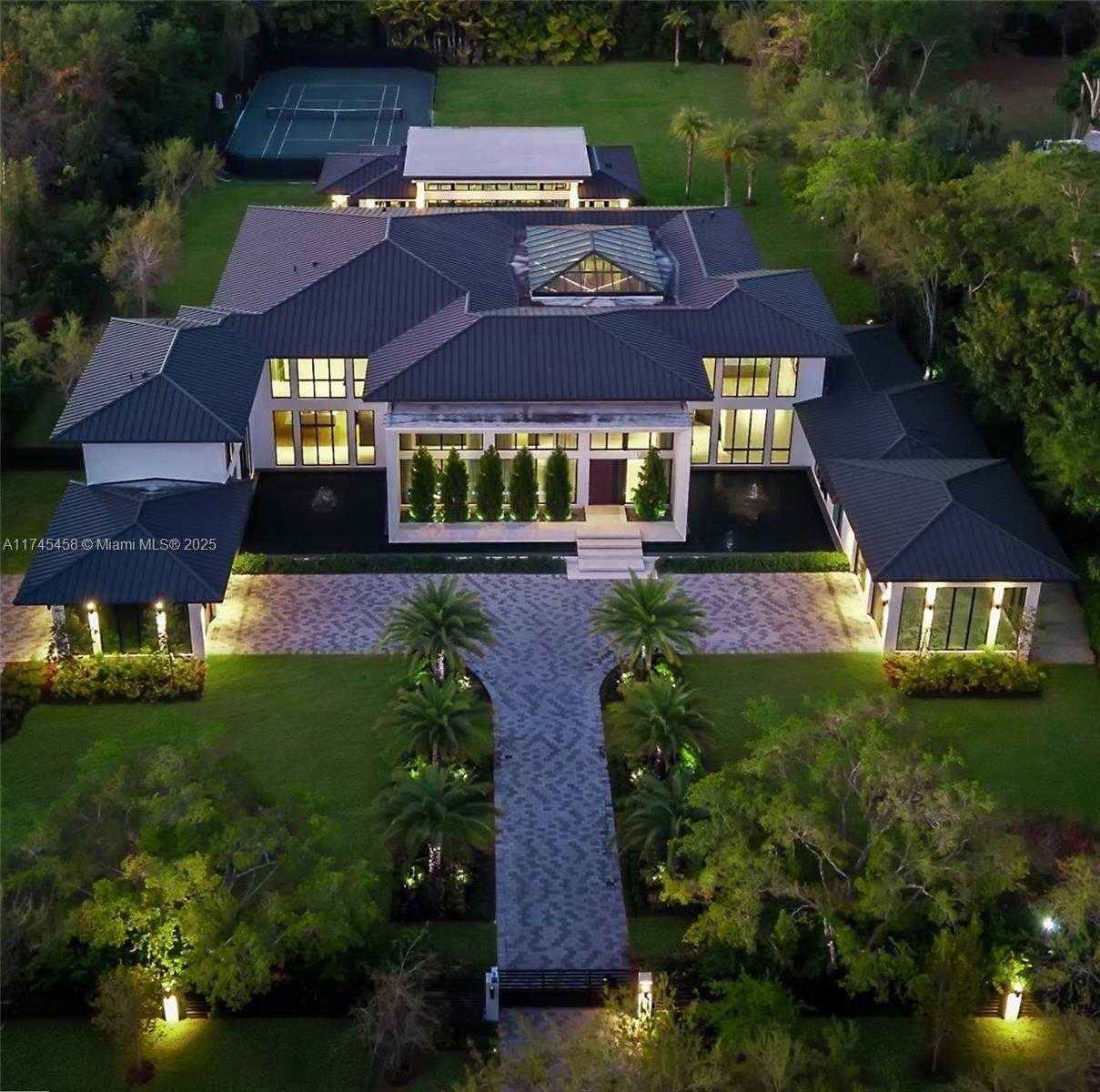 Small Image of 6555 SOUTH WEST 102ND ST, Pinecrest Number 2