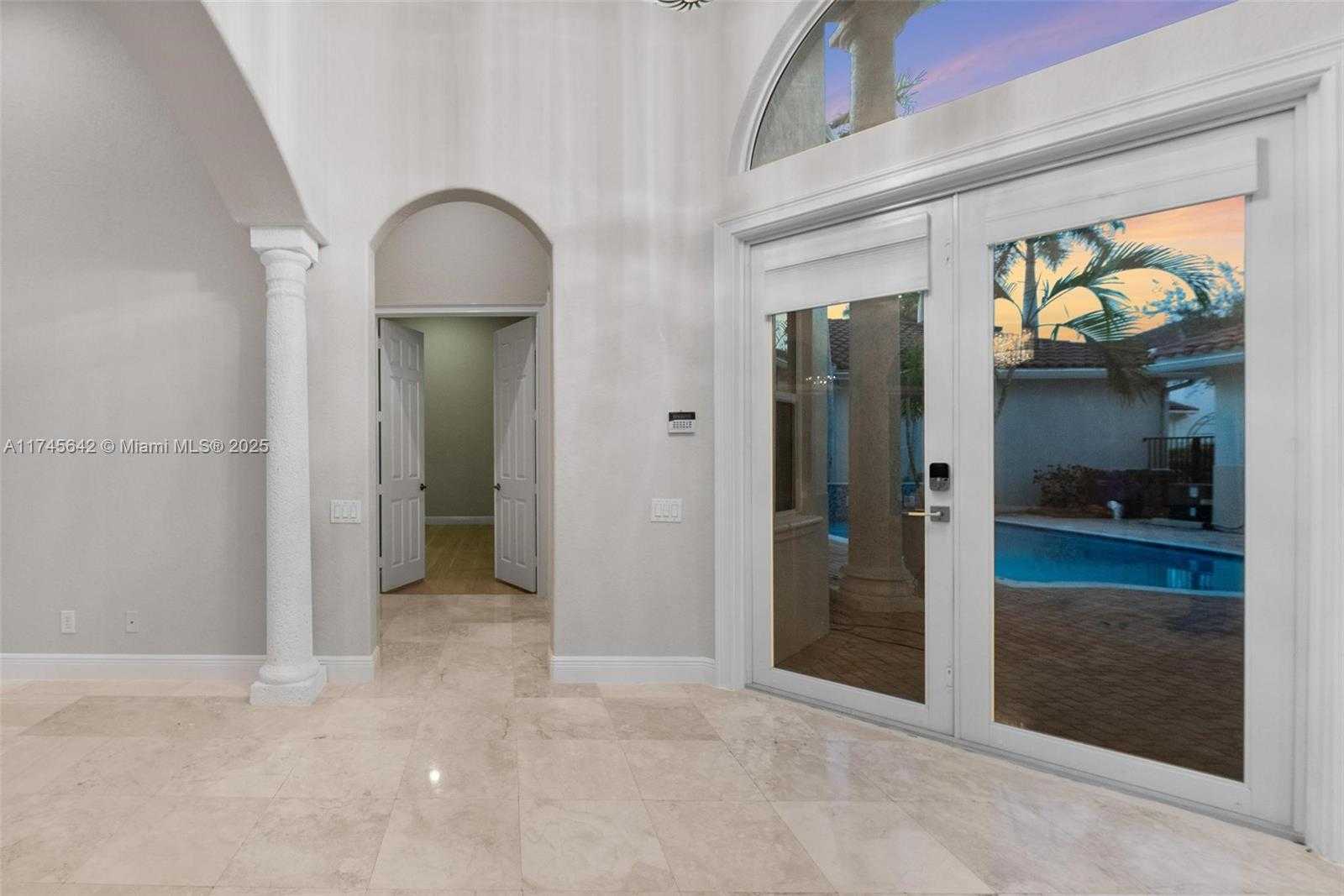 Small Image of 920 CAPTIVA DR, Hollywood Number 13