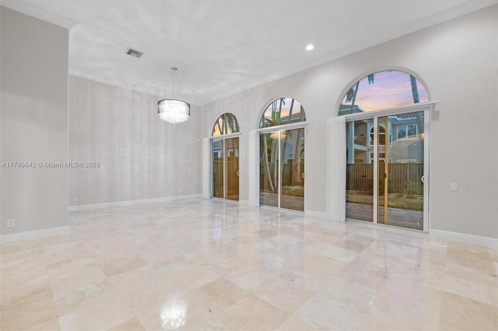 Small Image of 920 CAPTIVA DR, Hollywood Number 14