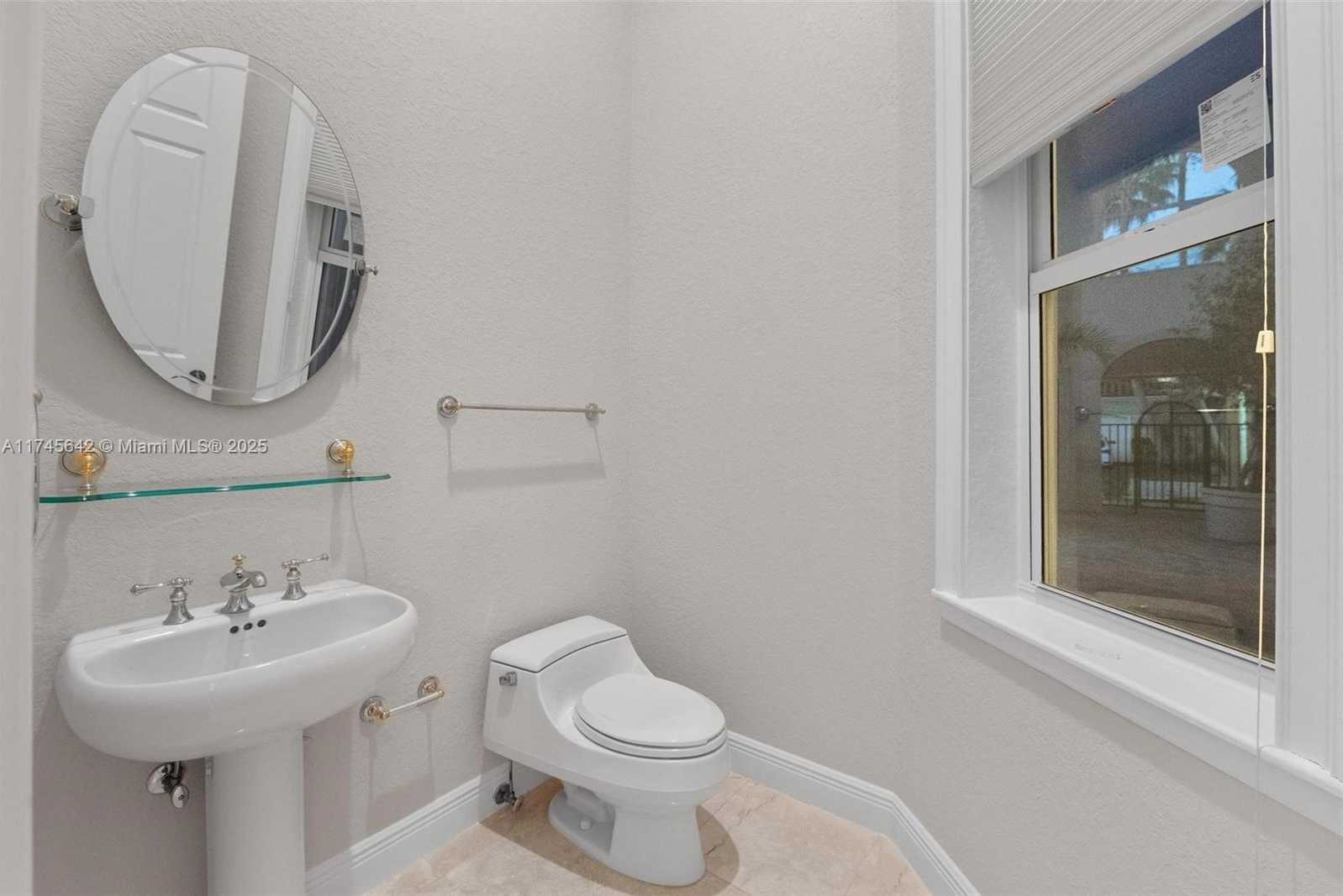 Small Image of 920 CAPTIVA DR, Hollywood Number 21