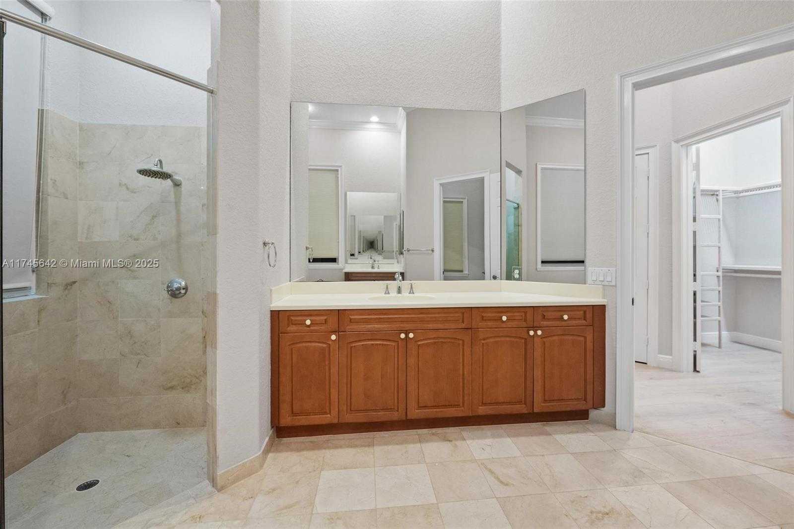 Small Image of 920 CAPTIVA DR, Hollywood Number 30