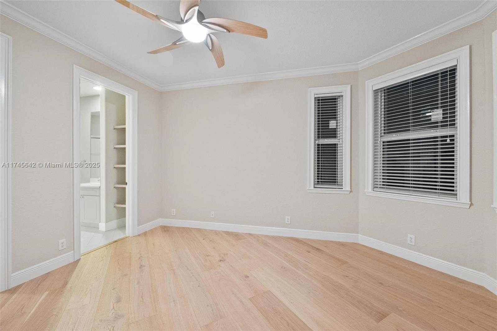 Small Image of 920 CAPTIVA DR, Hollywood Number 33
