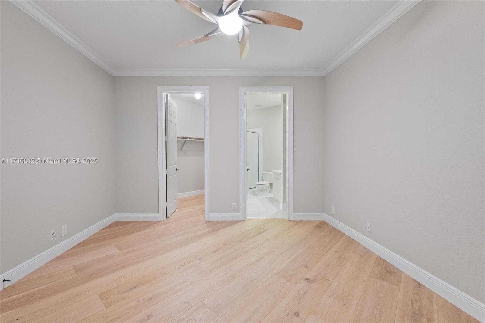 Small Image of 920 CAPTIVA DR, Hollywood Number 34