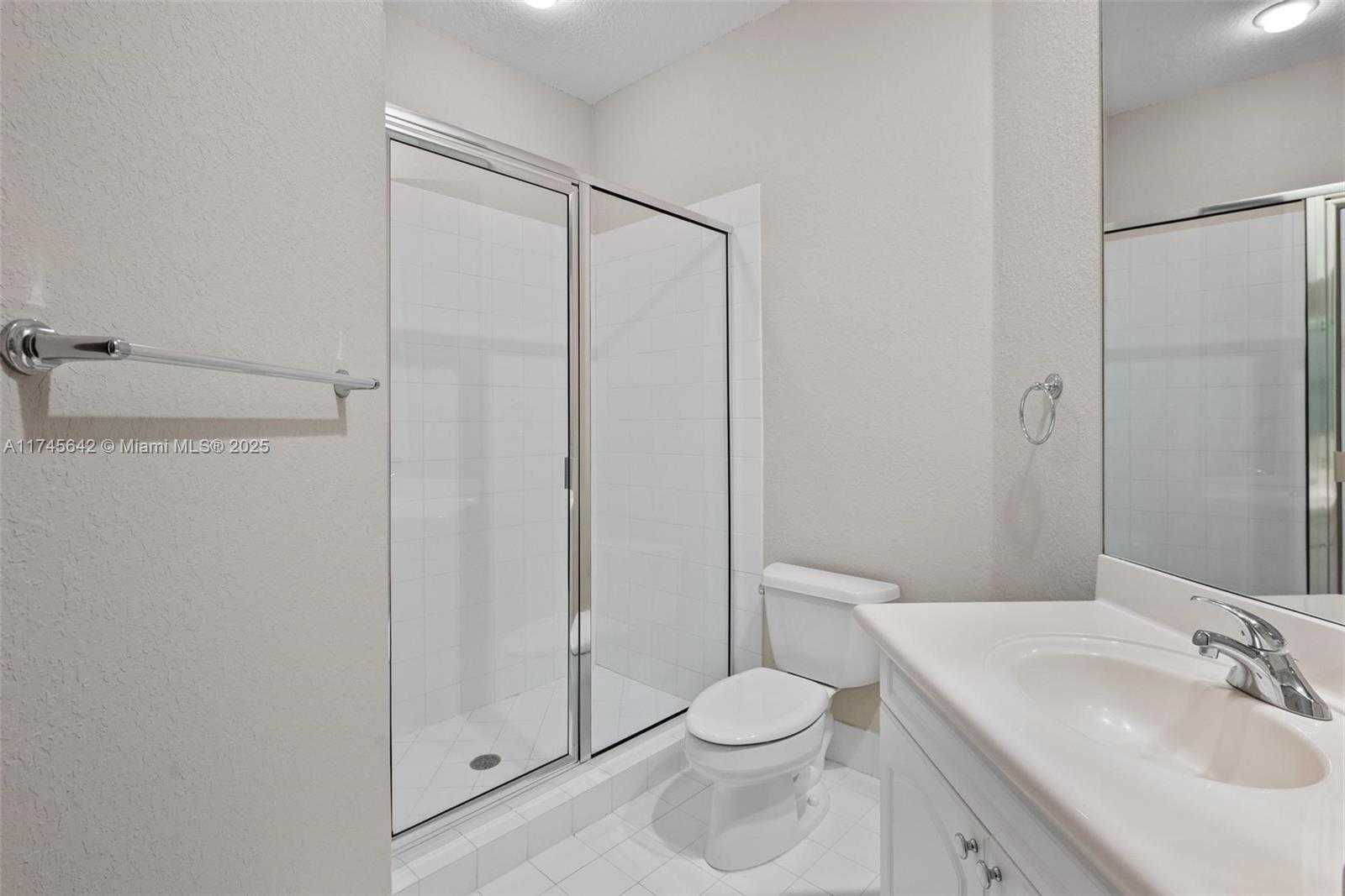 Small Image of 920 CAPTIVA DR, Hollywood Number 36