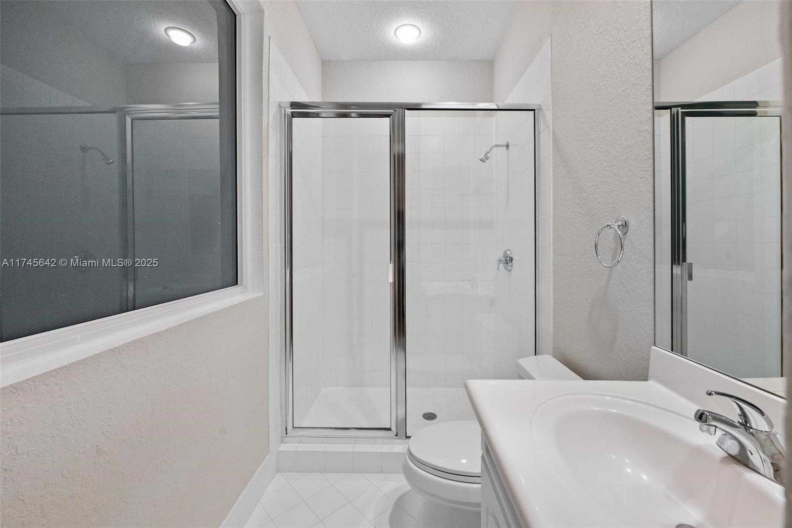 Small Image of 920 CAPTIVA DR, Hollywood Number 42