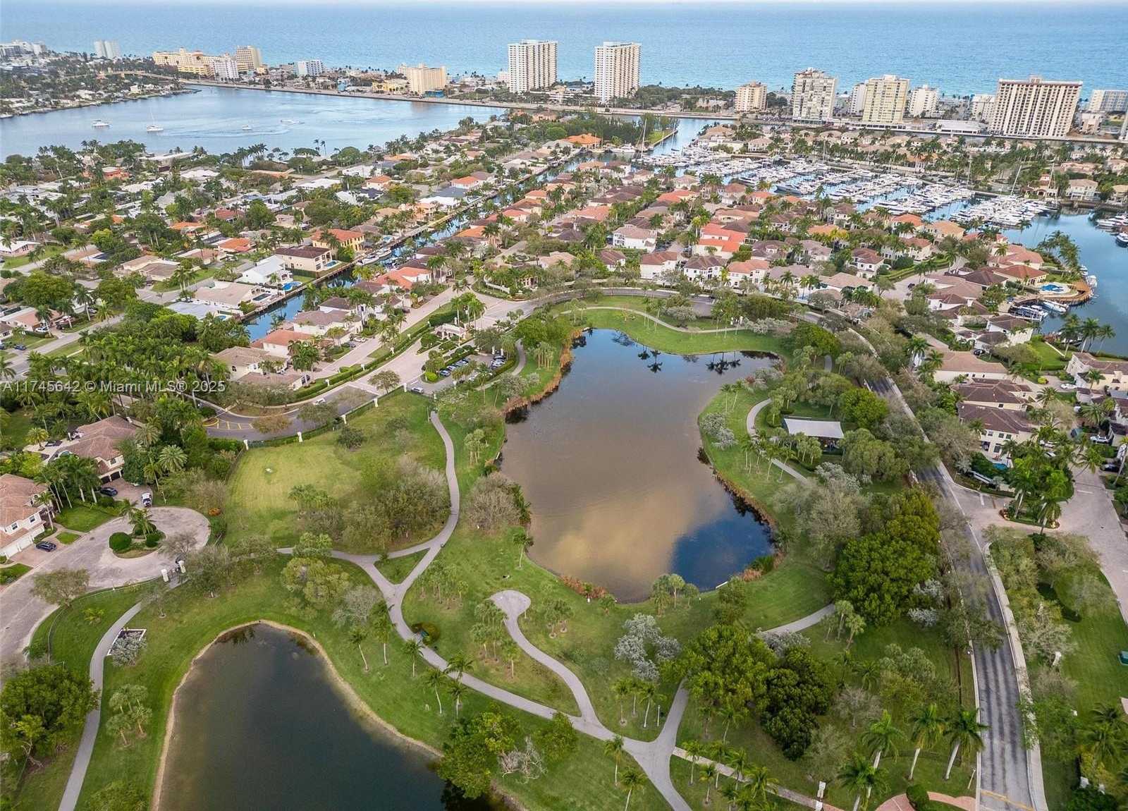 Small Image of 920 CAPTIVA DR, Hollywood Number 50