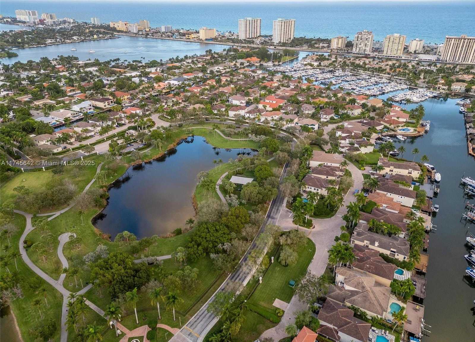 Small Image of 920 CAPTIVA DR, Hollywood Number 51