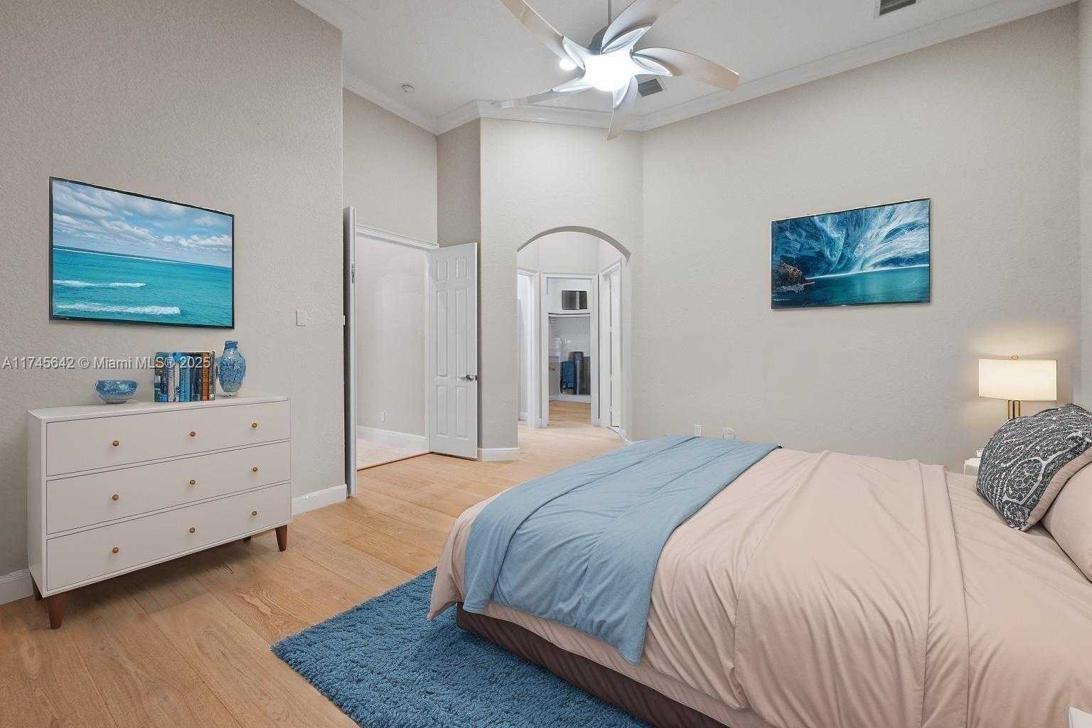 Small Image of 920 CAPTIVA DR, Hollywood Number 58