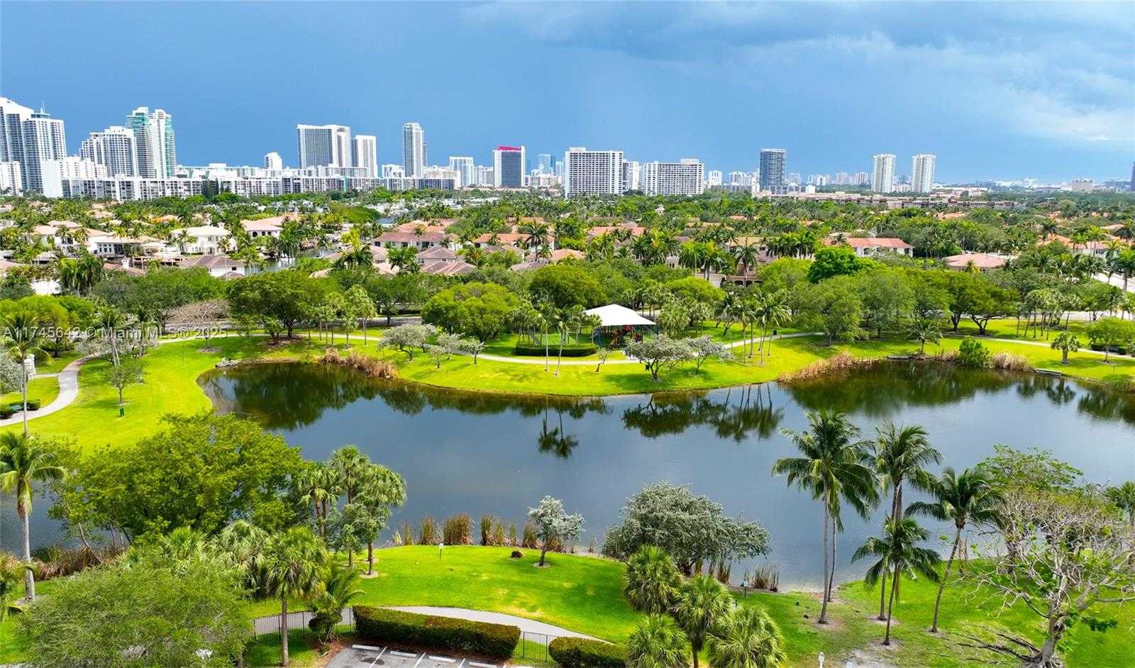 Small Image of 920 CAPTIVA DR, Hollywood Number 70