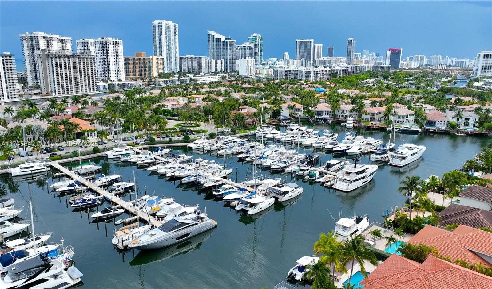 Small Image of 920 CAPTIVA DR, Hollywood Number 73