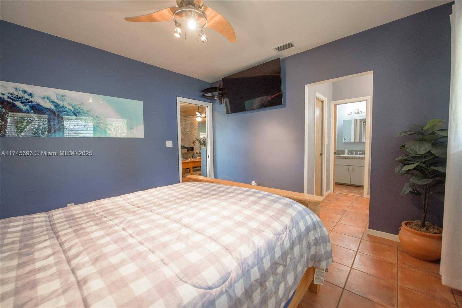Small Image of 19425 SOUTH WEST 334TH ST, Homestead Number 15