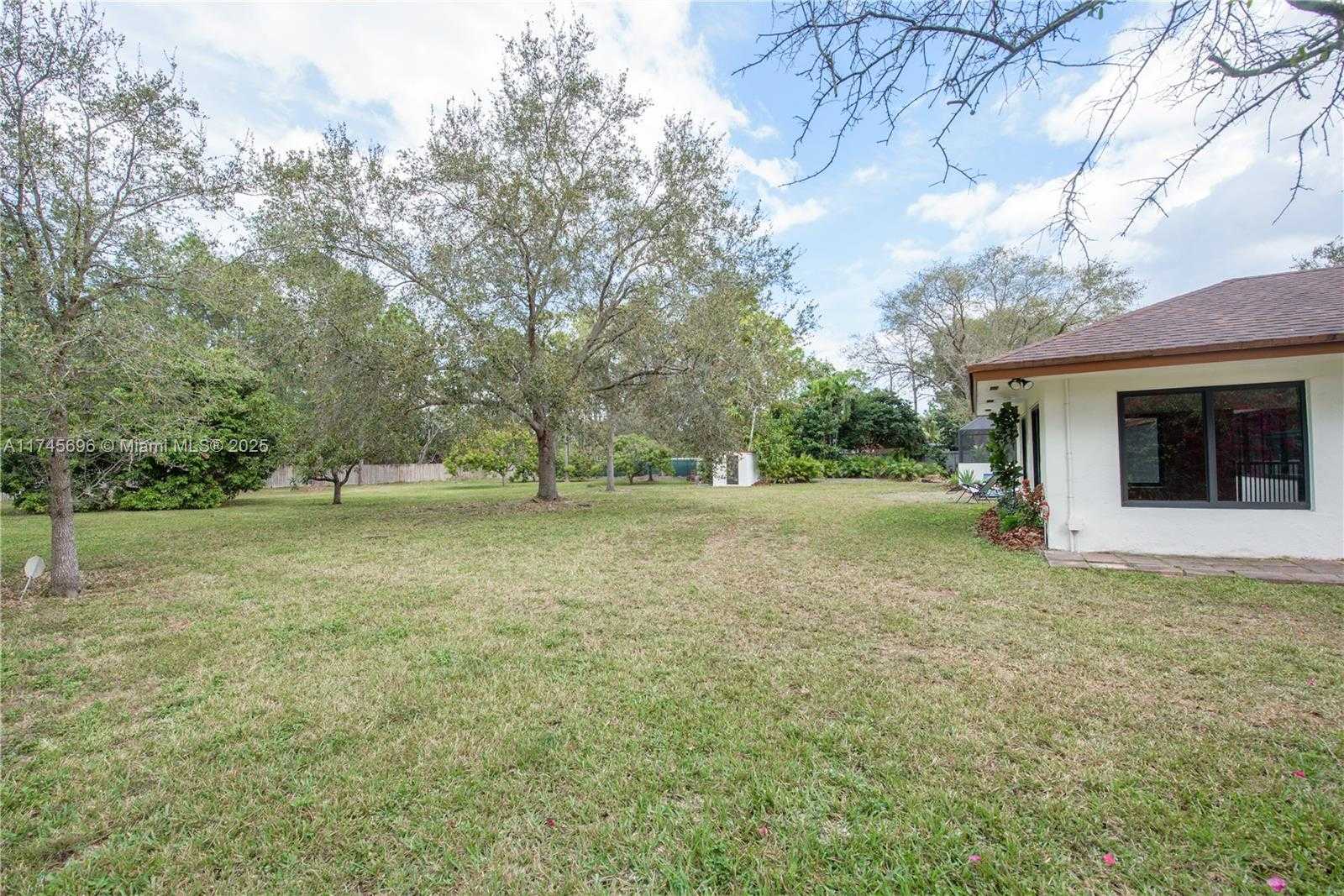 Small Image of 19425 SOUTH WEST 334TH ST, Homestead Number 32