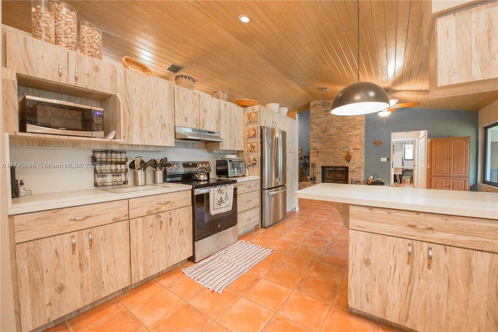 Small Image of 19425 SOUTH WEST 334TH ST, Homestead Number 9