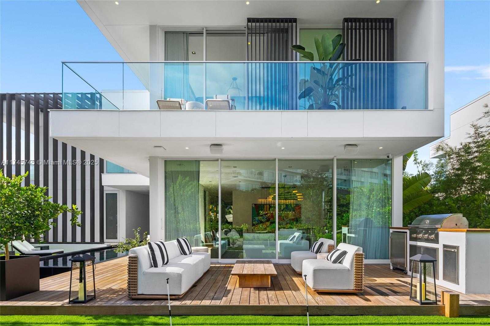 Small Image of 810 WEST 47TH CT - THE RITZ CARLTON MIAMI BEACH, Miami Beach Number 10