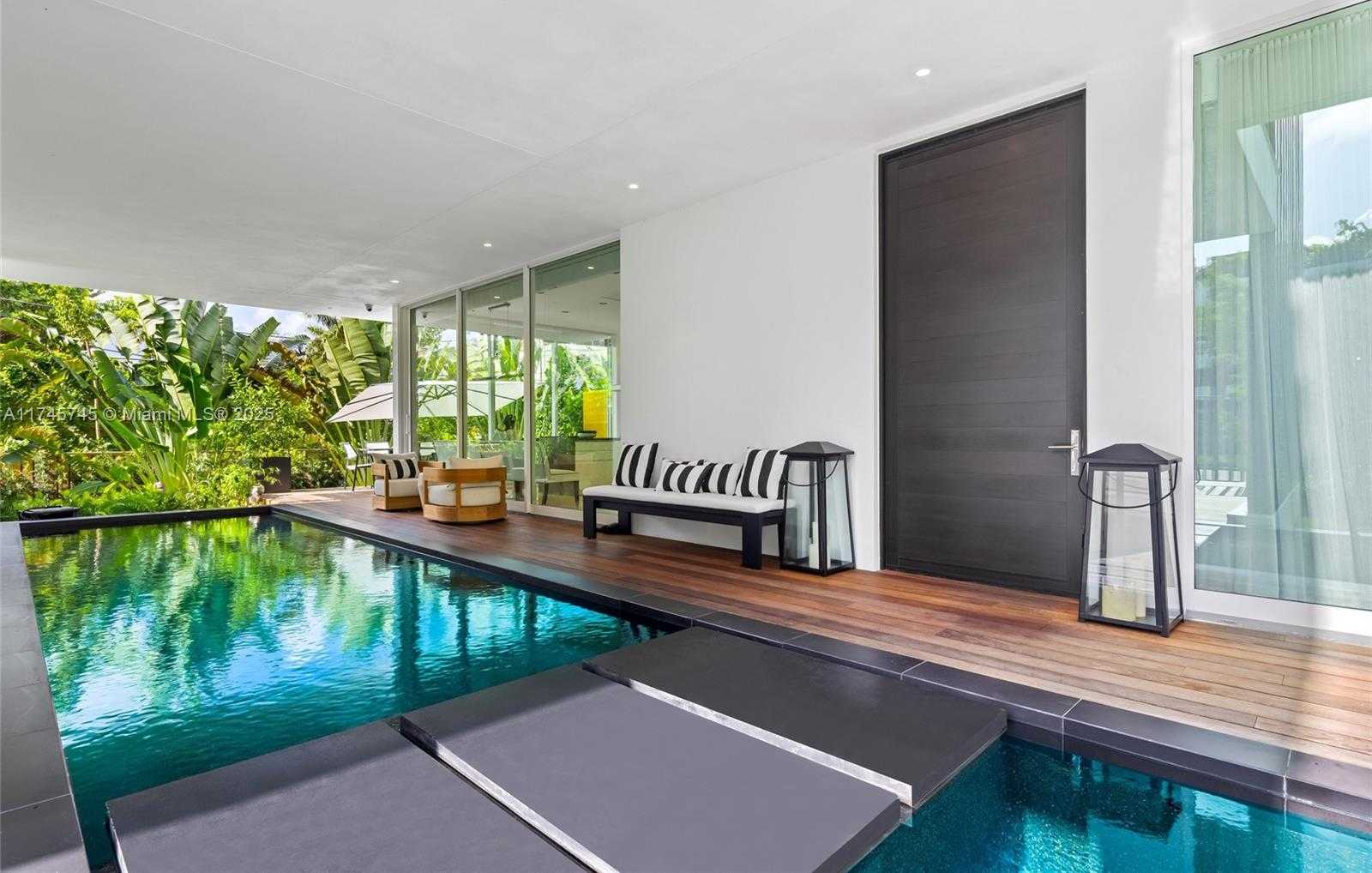 Small Image of 810 WEST 47TH CT - THE RITZ CARLTON MIAMI BEACH, Miami Beach Number 2