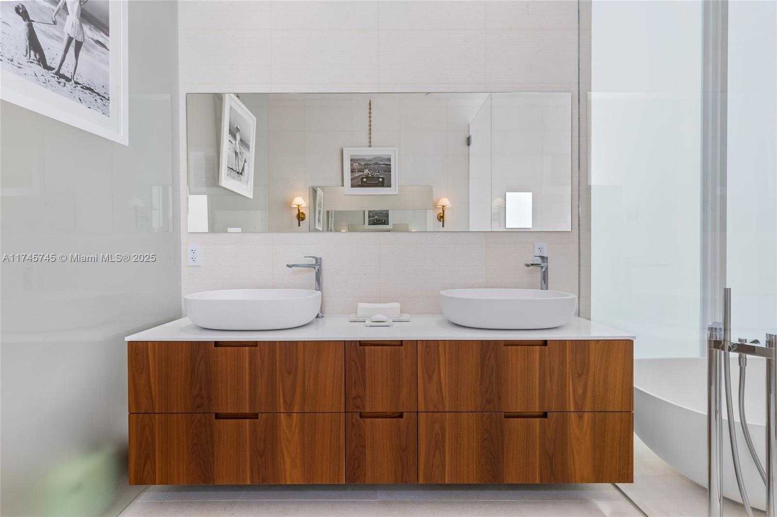 Small Image of 810 WEST 47TH CT - THE RITZ CARLTON MIAMI BEACH, Miami Beach Number 24