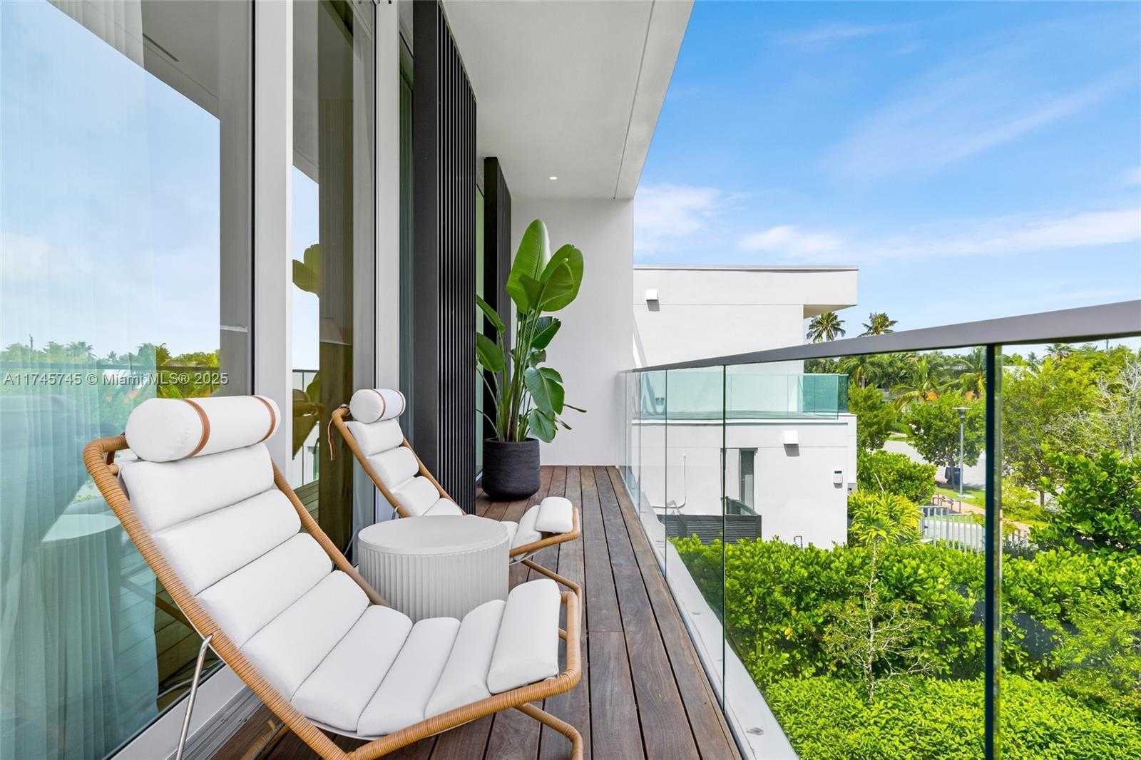 Small Image of 810 WEST 47TH CT - THE RITZ CARLTON MIAMI BEACH, Miami Beach Number 25