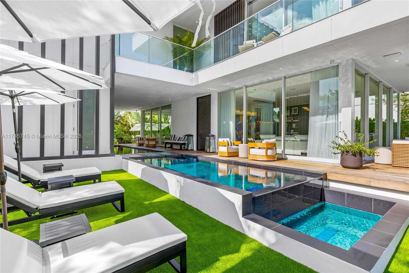 Small Image of 810 WEST 47TH CT - THE RITZ CARLTON MIAMI BEACH, Miami Beach Number 48